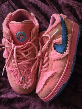 Grateful Dead SB Dunk Low Pink Bear Fuzzy Sneaker 7